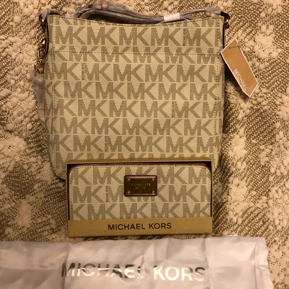 🔥MICHAEL Michael Kors Crossbody 🌹 - Picture 2 of 8